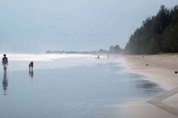 POTENSI WISATA PANTAI