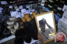 Penjualan Peci Meningkat