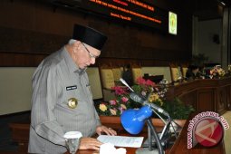 Gubernur Sampaikan Nota Penjelasan Rancangan P-APBD 2012