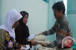 LAZ Yaumil  PT Badak Salurkan  9,4 Ton Zakat Fitrah