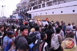 Penumpang Kapal Laut Mulai Meningkat