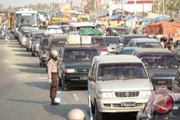 Arus mudik jalinbar Sumatra ramai lancar