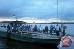 Aktivitas Di Dermaga Rakyat Kotabaru Mulai Padat