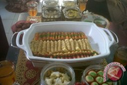 Lontong Sayur - Kue Lapis Sajian Khas Lebaran Sambas