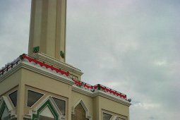 Khatib Ingatkan Umat Menolong Anak Yatim-piatu