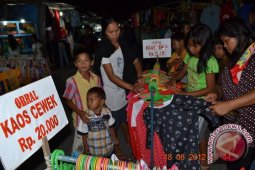 Omzet Penjual Pakaian Rp5 Juta Per Malam
