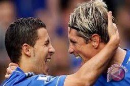 Hazard mengatakan dirinya tetap bertahan di Chelsea