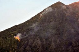 GUNUNG AGUNG TERBAKAR