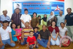 Masyarakat Minta Pemerintah Perbaiki Jalan
