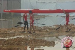 Tim Dayung Kalbar Protes Fasilitas Sampan Dayung