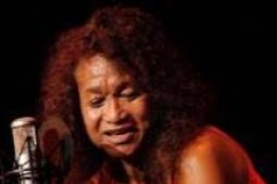 Daniel Sahuleka Pertama Konser di Ambon