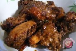 Beramal lewat semur ayam dan tumis tahu di swiss