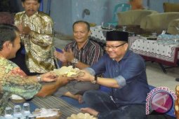Warga Daulat Adam Resmikan Jalan LKMD III Batu Ampar