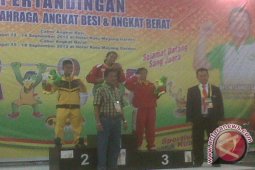 Angkat Berat Kalbar Tambah Dua Medali Emas