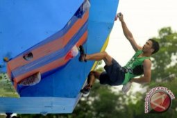 Panjat Tebing Riau Raih Emas Nomor "boulder" Campuran
