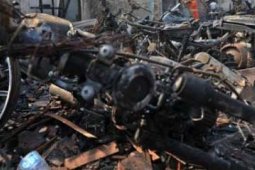25 MOTOR TERBAKAR