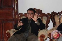 Usfunan Dari Wartawan Jadi Guru Besar