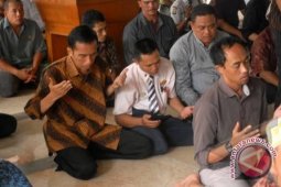 Jokowi Shalat Jumat Dekat Tempat Wudhu