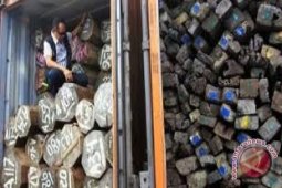 Polisi Amankan Dua Kubik Kayu "illegal Logging"