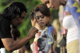 BODY PAINTING