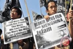 Massa PKS Demo Kutuk "Innocence of Muslims"