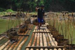 PENAMBANG PASIR TRADISIONAL