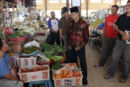 Tinjau pasar