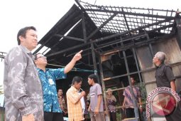 TINJAU LOKASI KEBAKARAN