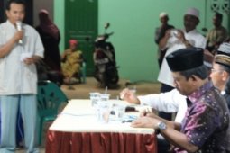 Keluhkan jalan rusak