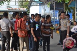 Polisi Perketat Pemeriksaan TKI Berangkat Ke Malaysia