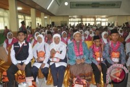 Haji - 1.203 JCH  Jambi berangkat lewat embarkasi Padang