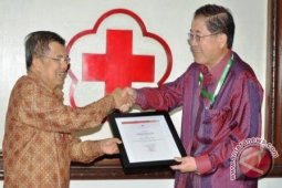 Inpex Serahkan Bantuan Rp104.500.000 untuk Korban Banjir Ambon