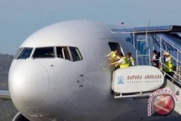 Kaca Pesawat Pengangkut Haji Embarkasi Banjarmasin Retak
