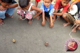 Bupati Ajak Anak Terbuka Kepada Orang Tua