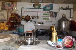 Berburu makanan arab di jalur Mekkah-Madinah