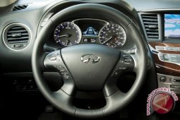 Nissan Infinity dengan teknologi "steer-by-wire"