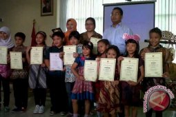 Konjen RI Kagumi Karya Anak Khachifa