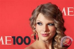 "Red", album cinta warna merah Taylor Swift