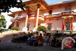 Ramal nasib di vihara Dewi Kwan Im Belitung Timur
