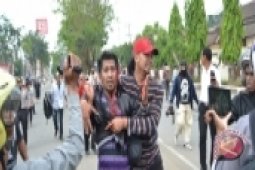 Unjuk Rasa Mahasiswa di Samarinda Ricuh