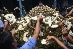 GEREBEG BESAR KERATON