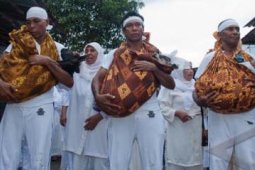GENDONG KAMBING