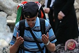 Pria Bosnia Berhaji dengan Jalan Kaki Menuju Mekkah