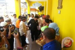 Mukmin Kurban 60 Ekor Sapi, Hadi Mulyadi Didaulat Jadi Tukang Sembelih