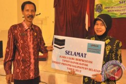 GURU BERPRESTASI