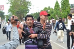 Bentrok Mahasiswa dan Polisi