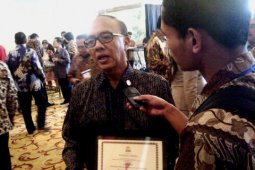 Gapensi Raih Anugerah Kadin Indonesia Award 2012