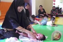 HKN Dimeriahkan Pijat Bayi dan Senam Ibu Hamil