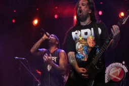 Sepultura Bawakan 20 Lagu Hibur Masyarakat Kukar