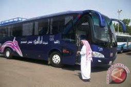 Bus ugal-ugalan setelah minta uang tips pada jamaah
